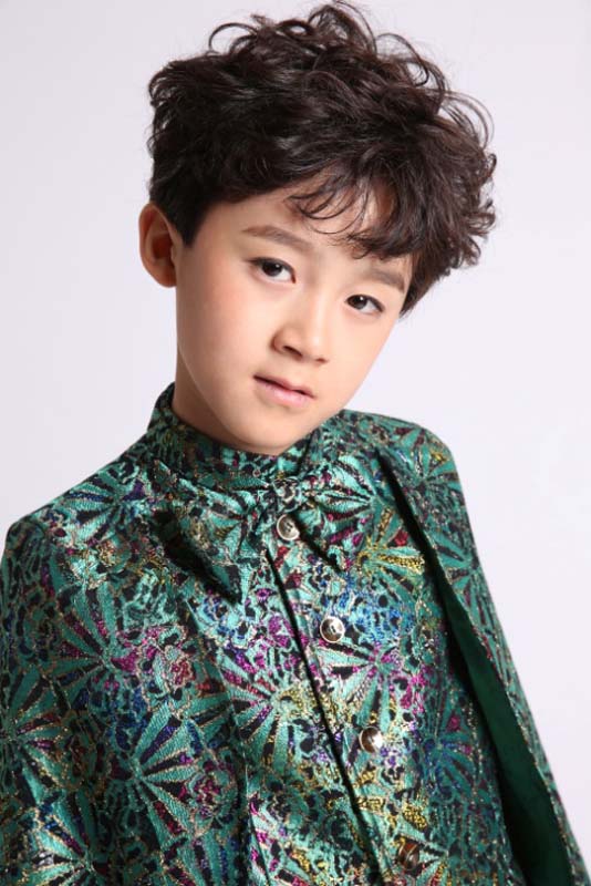 kidsmoda2018迪拜童装周王禹博助力王玉涛b衣鸣惊人