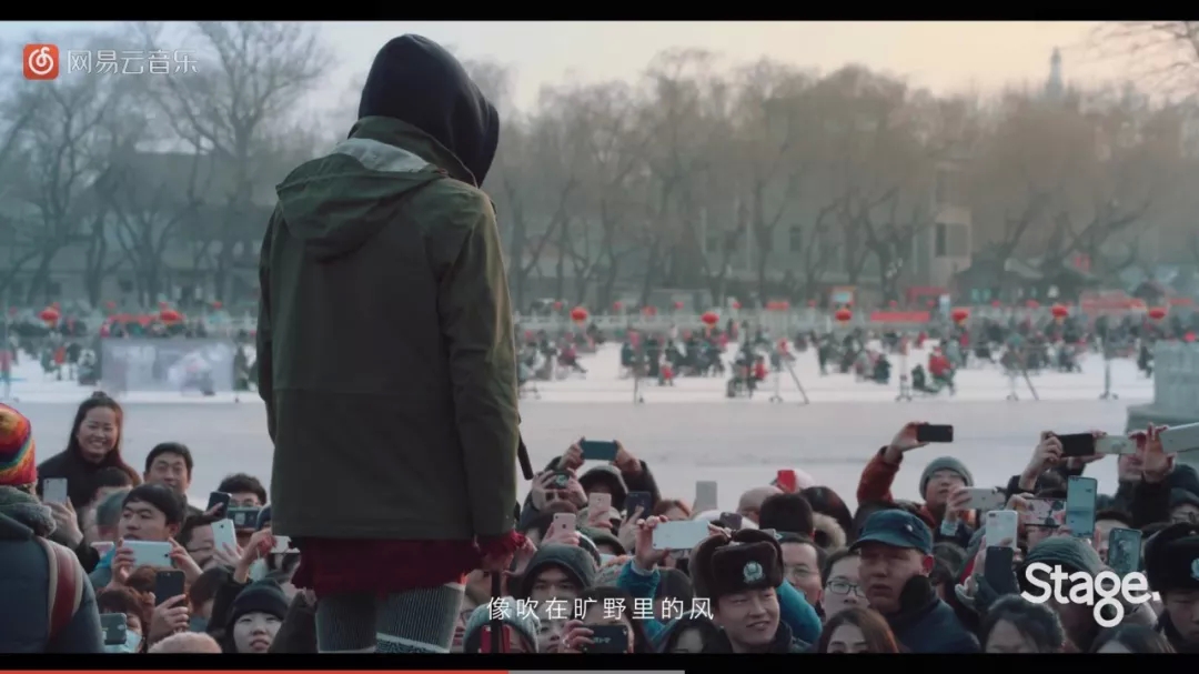 零下7度的寒冬，朴树在北京公园给一群陌生人唱了一首歌...
