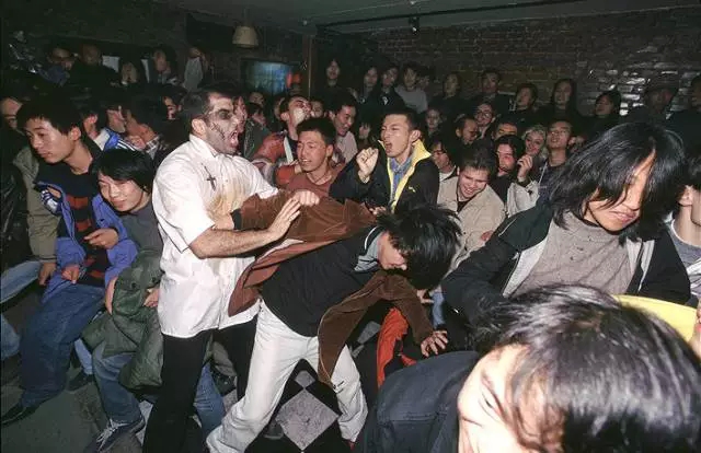 这支中国最老牌的朋克乐队，坚挺20年，依然能躁到你流鼻血！