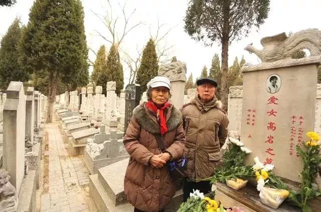 女生遭名师性侵自杀，20年后院长辞职纠查：绝不放过一个禽兽！