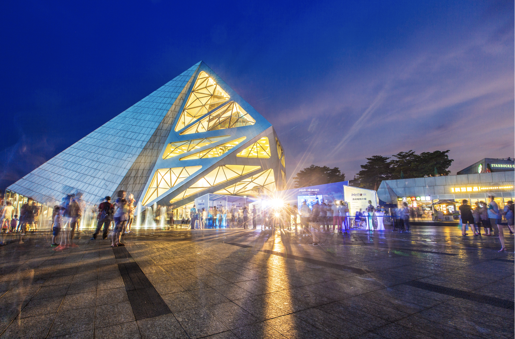 在深圳欢乐海岸的南山流行音乐节享受了一场音乐狂欢