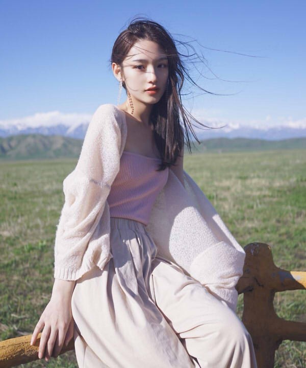 傅冬暖咯99年白羊座中国传媒大学感觉很温柔的小姐姐