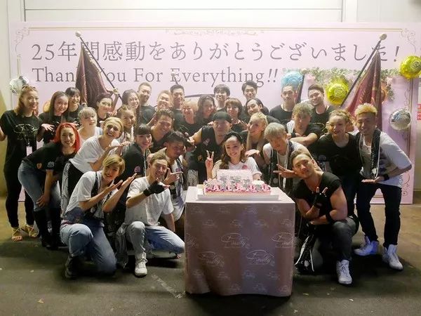 丈夫出轨、母亲被害，人生要多戏剧才能成为一代歌姬？