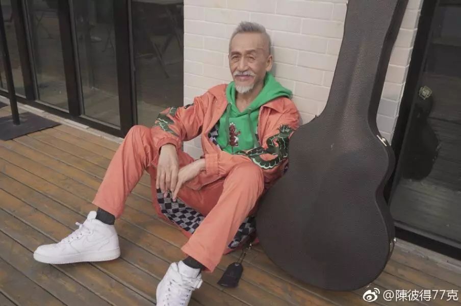 这个“叛国三十年”的老头，才是真活着