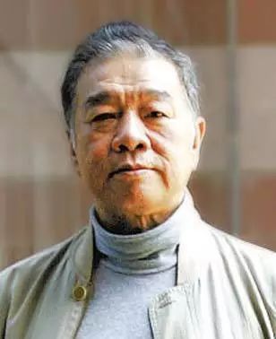 这个“叛国三十年”的老头，才是真活着