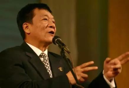 除了这个离经叛道的相声鬼才，谁还敢收郭德纲为徒？