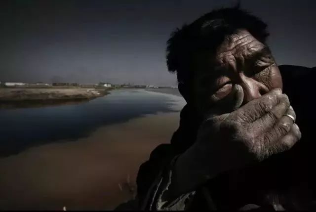 他镜头下的人间，恰似一场炼狱
