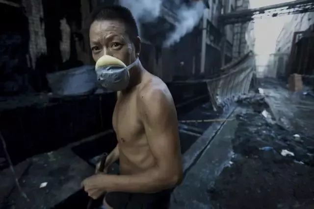 他镜头下的人间，恰似一场炼狱