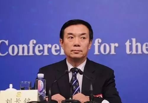 这位怒骂北大的“反革命”作家，与中国教育一斗就是70年！