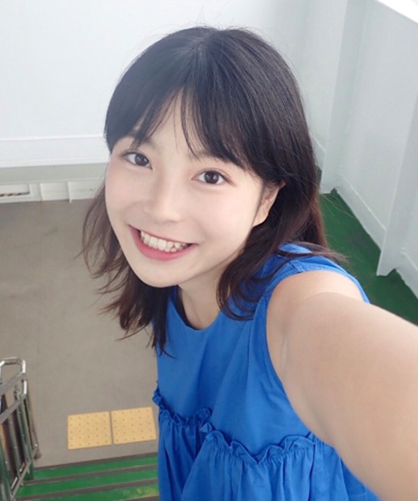 长岛妹妹19岁杭州四中校花满脸胶原蛋白长相似陈都灵