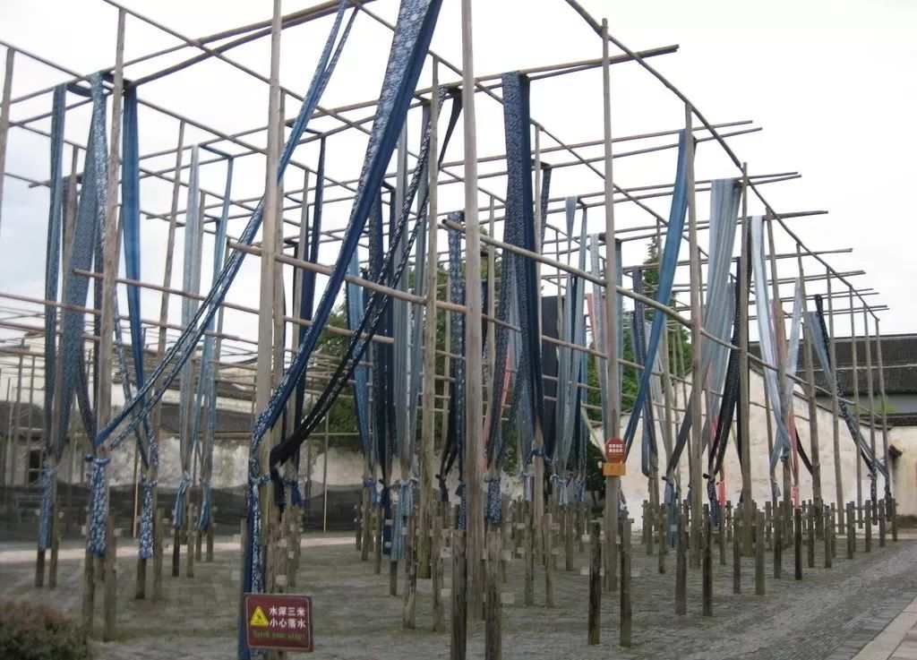 印染界奇才陈寿亭,在为红军染"八爷灰"时,为了突破