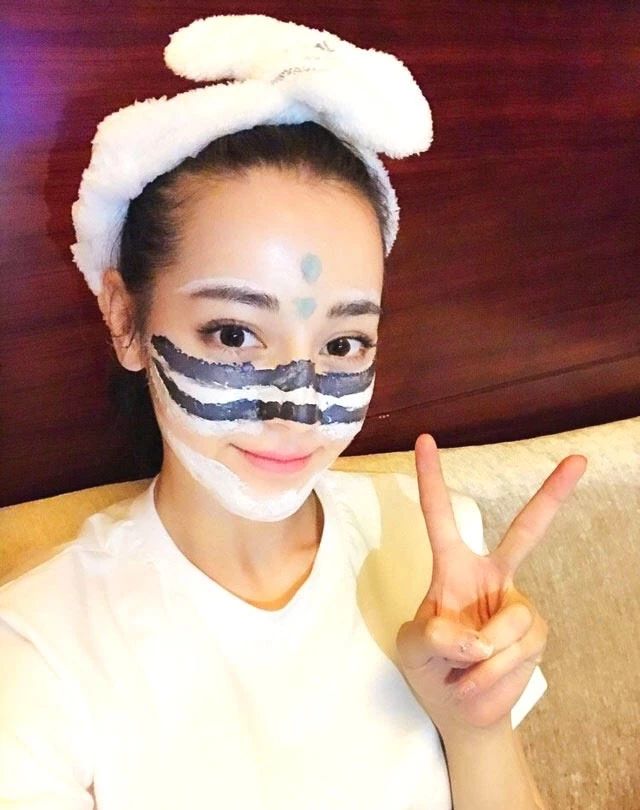 郑爽少女感全靠它三生花玲珑玉润清滢醒肤水拯救你的夏日油腻肌