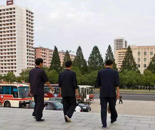 在朝鲜组建死亡金属乐队，是一种什么体验？