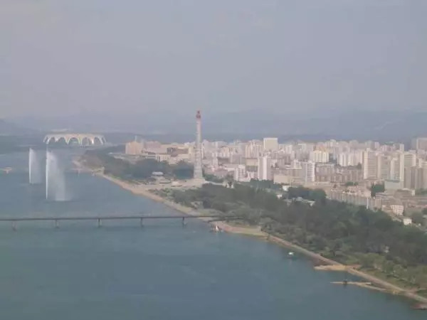 在朝鲜组建死亡金属乐队，是一种什么体验？