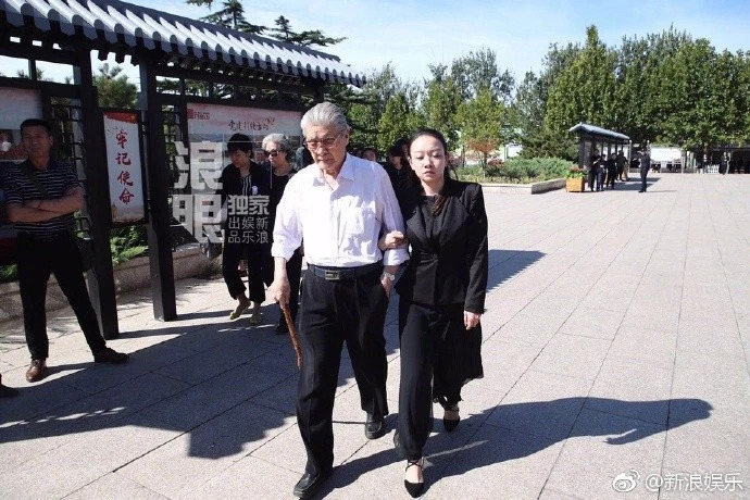 “银幕第一父亲”走了，影视圈所有好演员都在悼念他