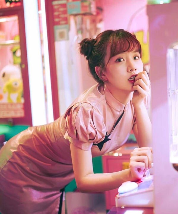 小樱吴芊盈,水瓶座,毕业于中国传媒大学,艺人歌