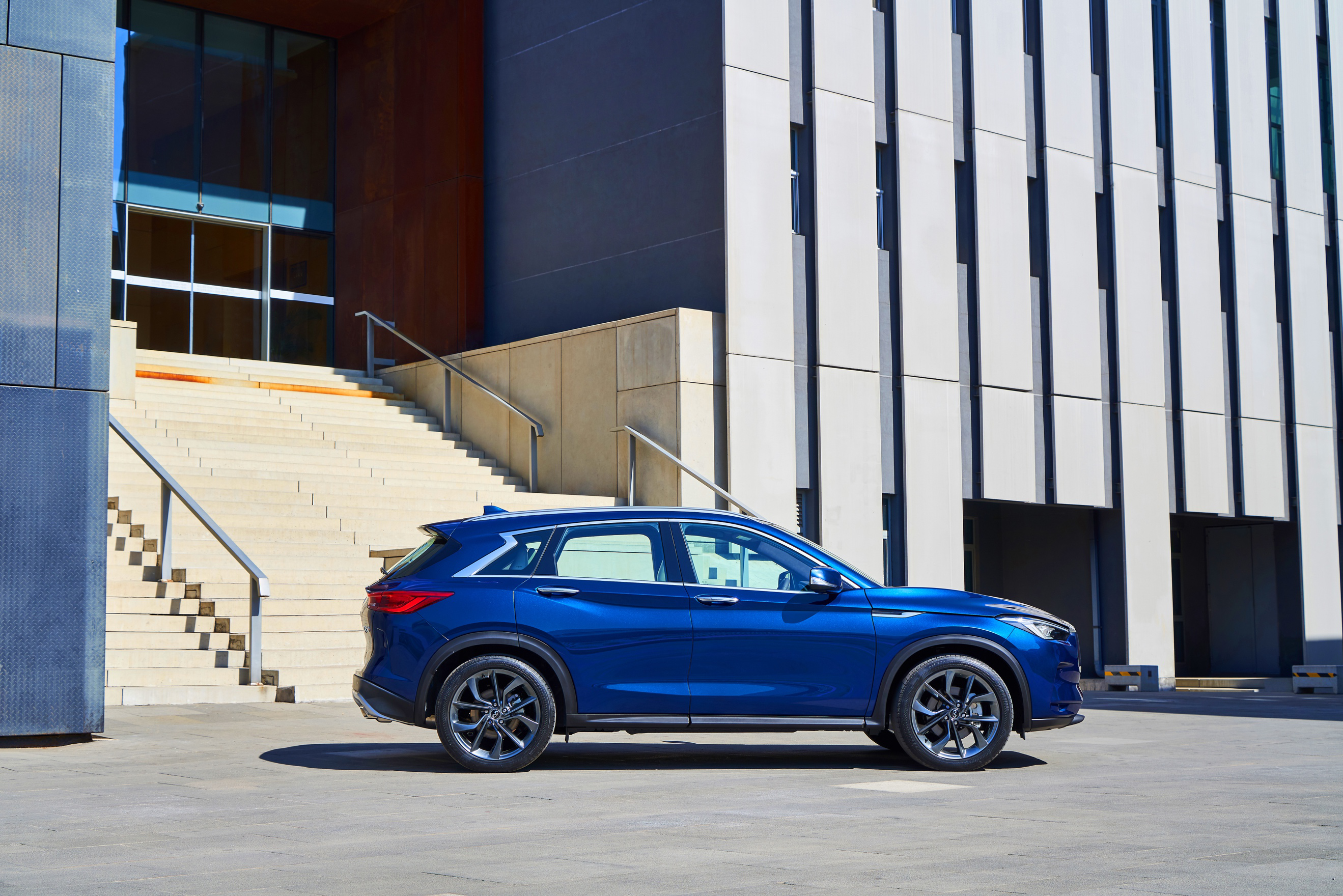 中级豪华suv里首个双沃德,全新英菲尼迪qx50"才貌双全"