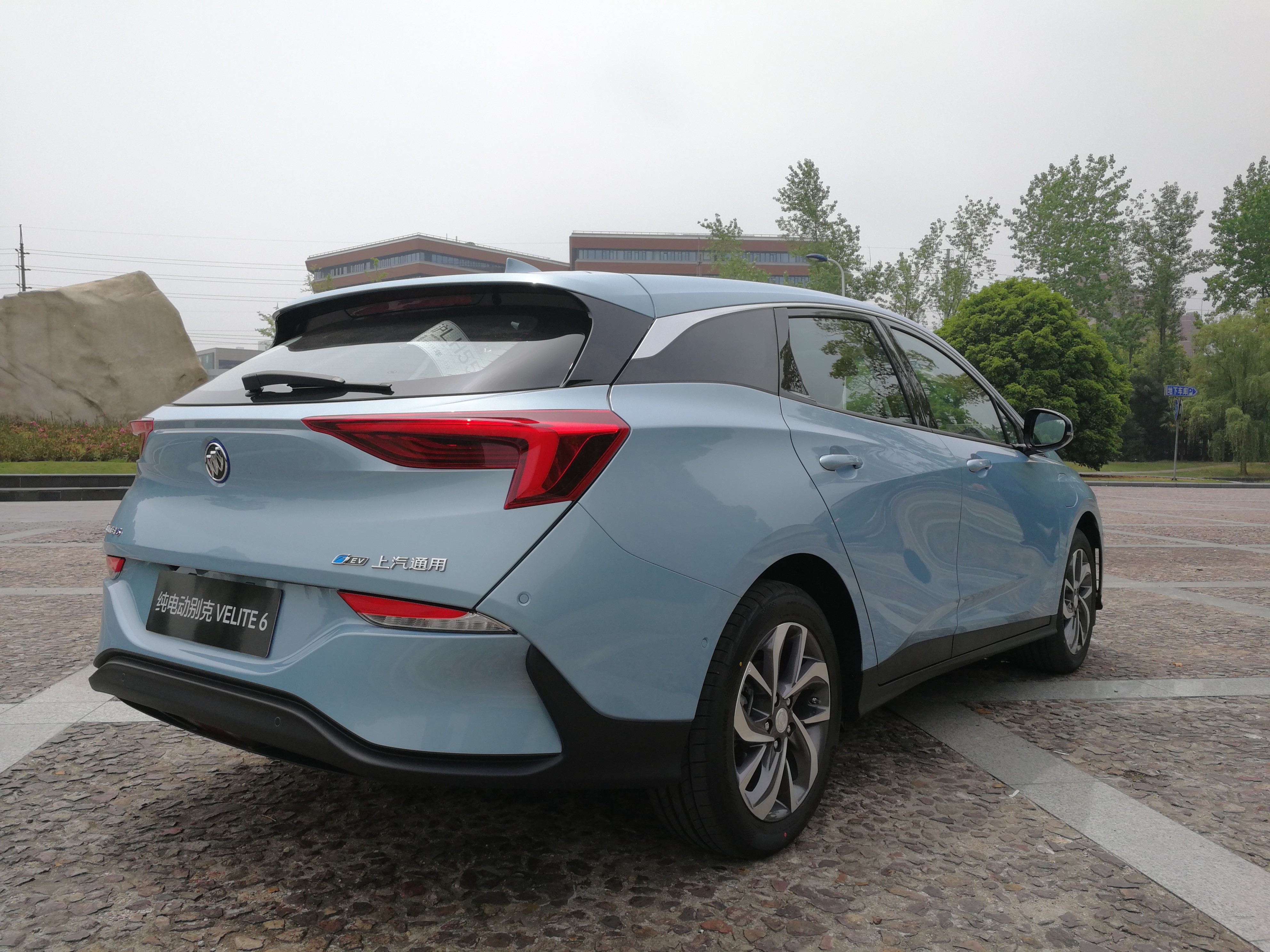 别克velite 6电动汽车适合你吗?电驹哥试驾分析如下