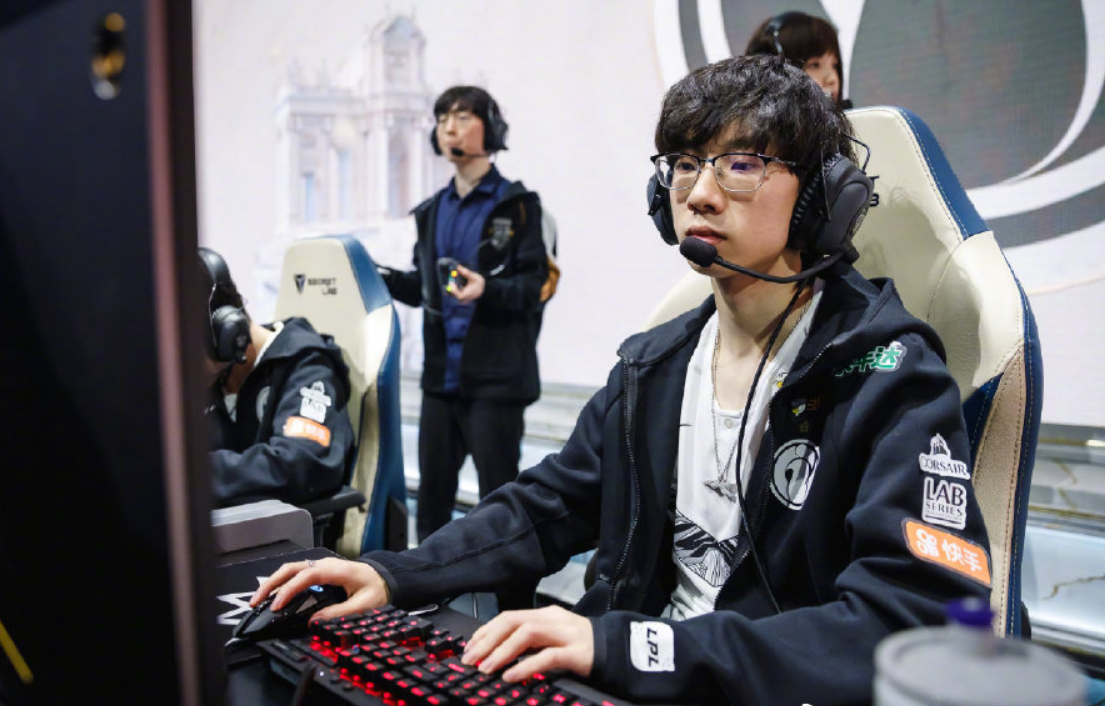 国内好评如潮的grf剑皇回韩国后出刑事事故只因被theshy打爆