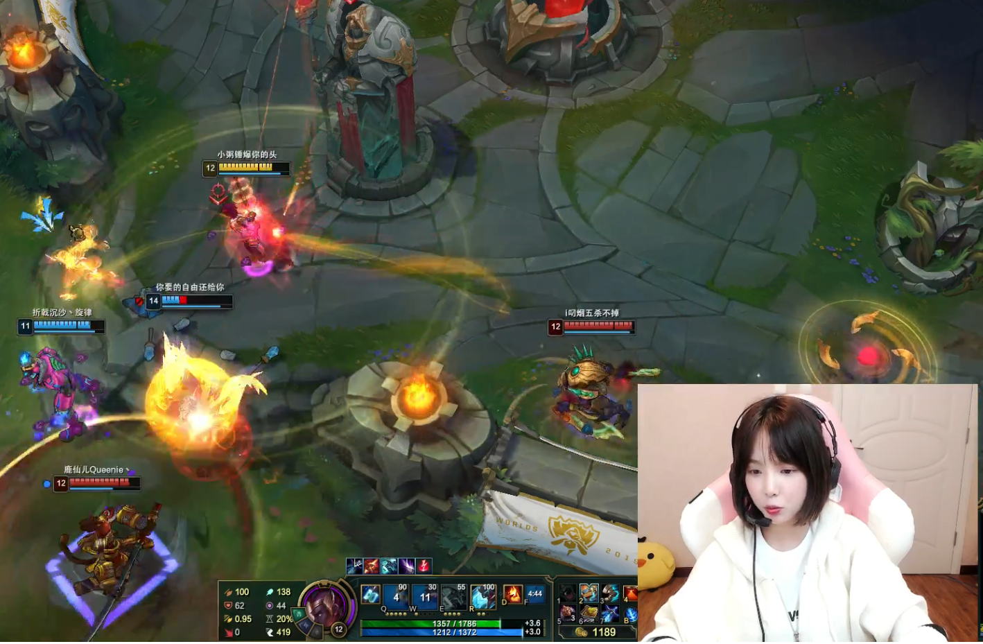 斗鱼lol一姐复活小米粥曾口嗨地震被封杀如今复播人气直冲第一