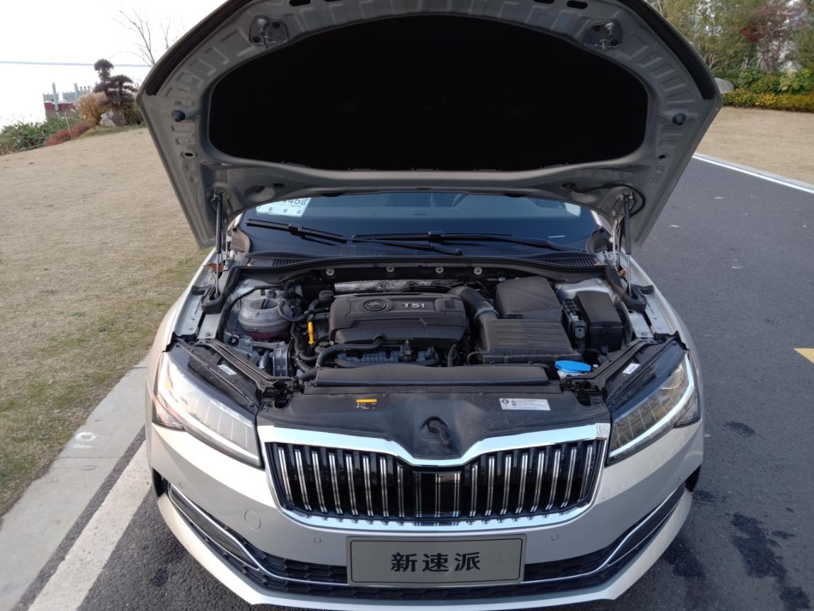 试驾斯柯达新速派,除了浓浓的德系味道,它还想给你更多的人性化