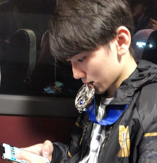 按照嫖老师的说法,阿水现在的状态可能就是已经签约了,但是德杯不会打