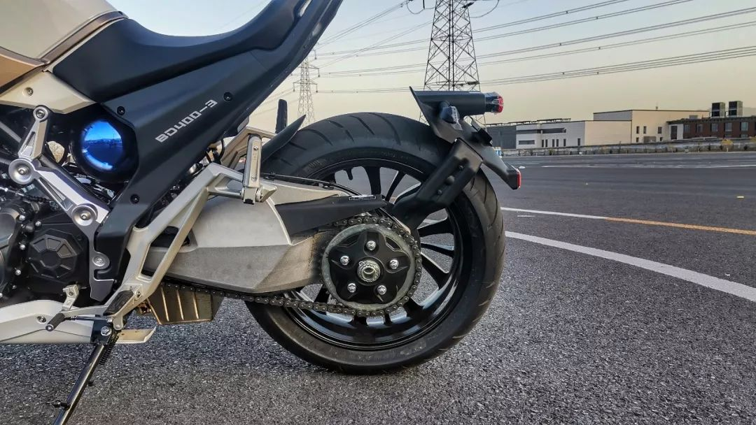 国产机车颜值担当奔达星罗asura400造型前卫价格也美丽