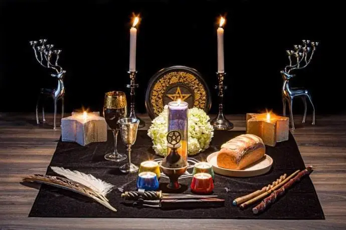 幽美塔罗牌占卜爱情：测试你能用魔法仪式挽回ta吗