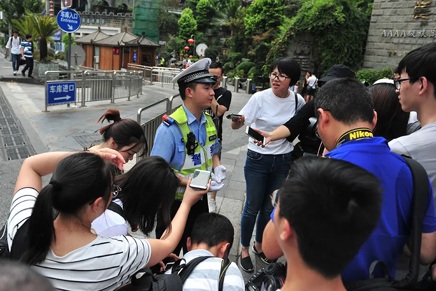 记者 民警|今天，你们才是真正的主角