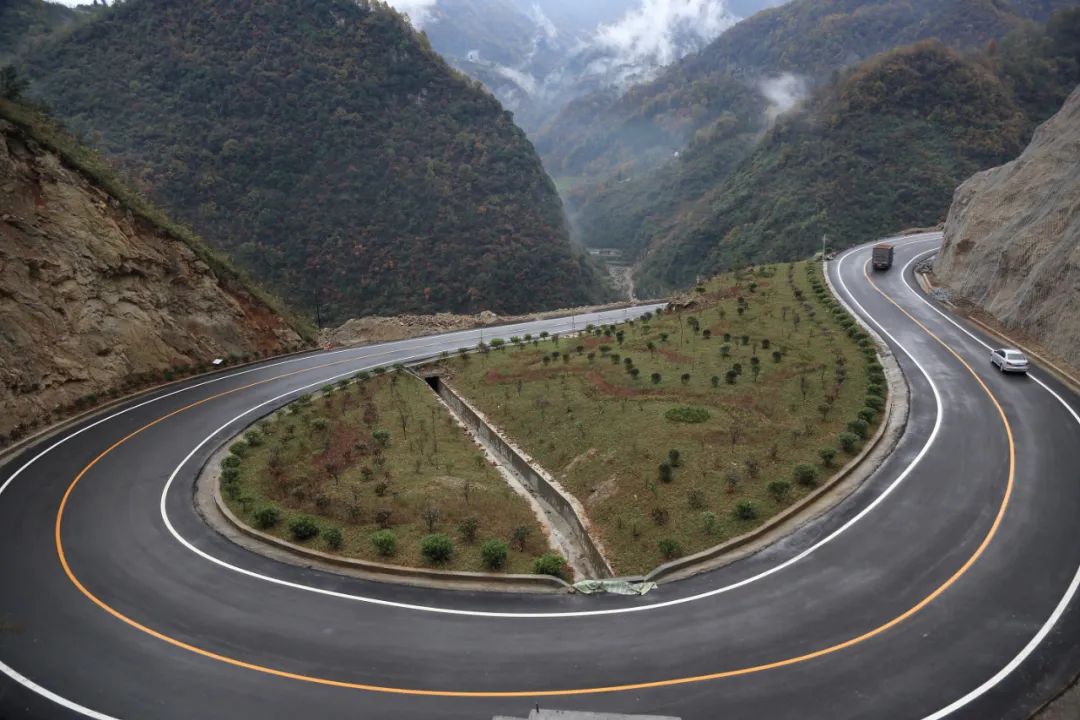 陕西镇巴从西镇高速全面建成通车看镇巴交通发展的不平凡之路