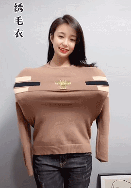 性感妹子动态图：这椰子汁一看就想喝！