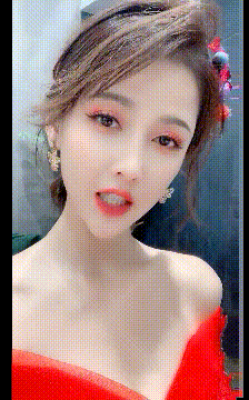 性感妹子动态图：这椰子汁一看就想喝！