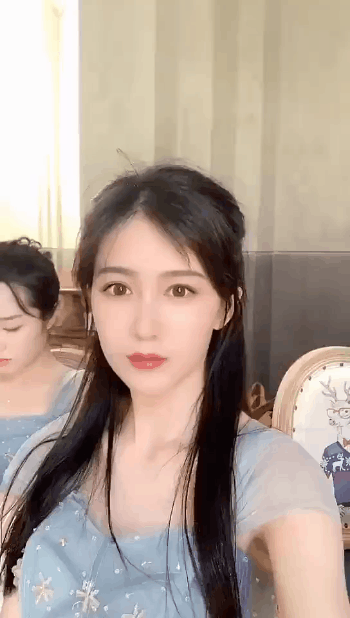 美女内涵动图：先来一段热舞暖场！