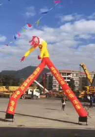 搞笑gif趣图：抖胸谁不会啊！