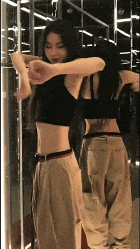 美女性感动态图：力太大问一下，你还缺男朋友不