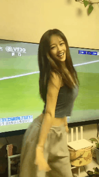 美女性感动态图：力太大问一下，你还缺男朋友不