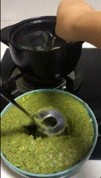爆好笑的动图：二师兄，你也太不经撩了！