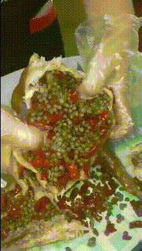 爆好笑的动图：二师兄，你也太不经撩了！