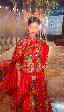 美女动图：妹子，想见识见识你的厉害！