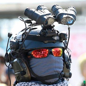 军事丨美国海豹突击队展示 其装备的scar步枪 各种配件全都有 一点资讯