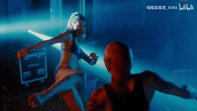 妹子图GIF：这车模挺好的！
