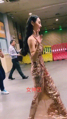 美女邪恶GIF图片：有车的朋友，请问这是在调什么？