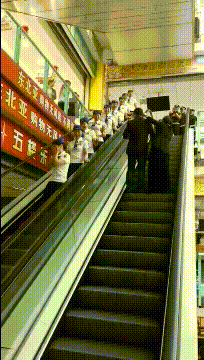 爆笑的动态图：第一个，这肚子厉害了！