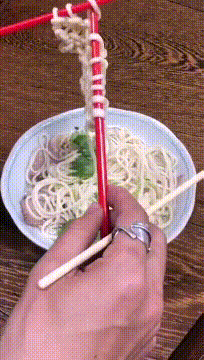 爆笑的动态图：有位客人要吃毛衣，做生意真的太难了