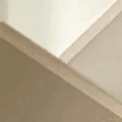 好笑GIF图片：悄悄地进村，打枪的不要