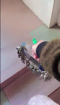 爆笑GIF：只想知道是新郎还是伴郎！