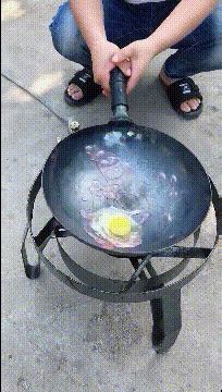 爆笑GIF：只想知道是新郎还是伴郎！