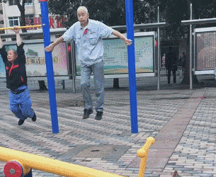 搞笑动态图：以为是沙雕，其实是王者