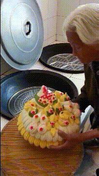 很搞笑的GIF图：好害怕一转脸是个泰迪！