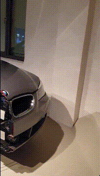 搞笑动图GIF：好怕她劈裂开！